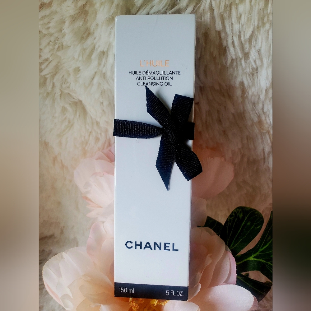 New in Box Chanel L'huile Anti-Pollution Cleansing Oil 150 ml 5 fl.oz.
